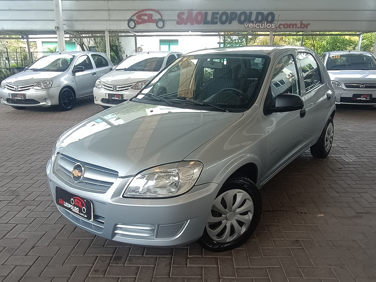 CHEVROLET - CELTA - 2010/2011 - Prata - R$ 28.900,00