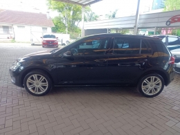 VOLKSWAGEN - GOLF - 2013/2014 - Preta - R$ 81.900,00