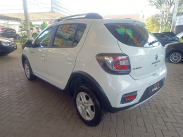 RENAULT - SANDERO - 2015/2015 - Branca - R$ 47.900,00