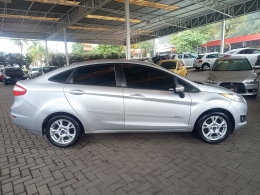FORD - FIESTA - 2014/2014 - Prata - R$ 45.900,00