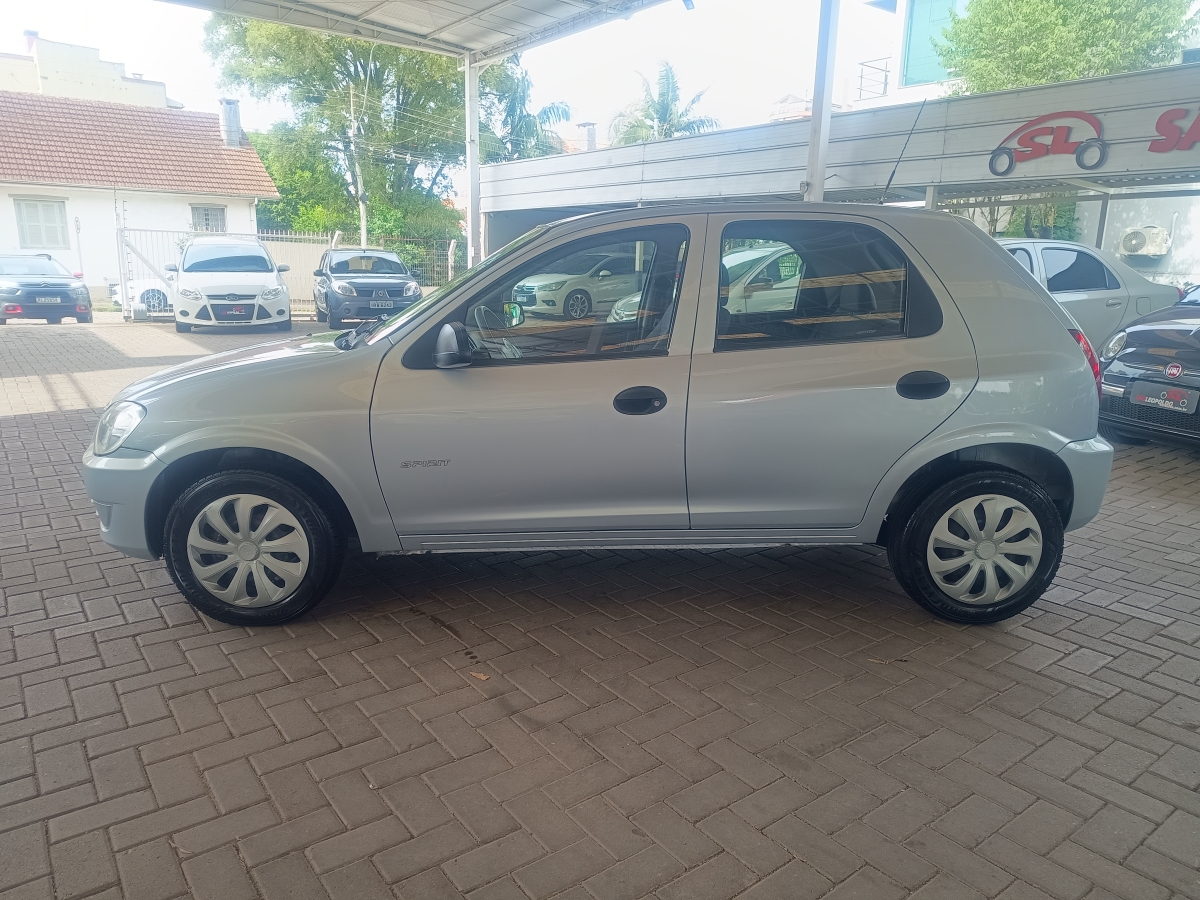 CHEVROLET - CELTA - 2010/2011 - Prata - R$ 28.900,00