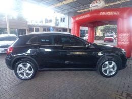 MERCEDES-BENZ - GLA 200 - 2019/2020 - Preta - R$ 145.900,00