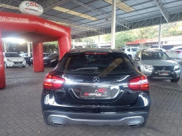 MERCEDES-BENZ - GLA 200 - 2019/2020 - Preta - R$ 145.900,00