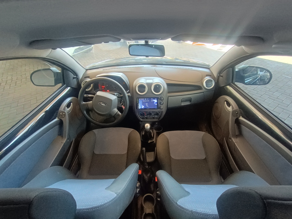 FORD - KA - 2012/2013 - Preta - R$ 29.900,00