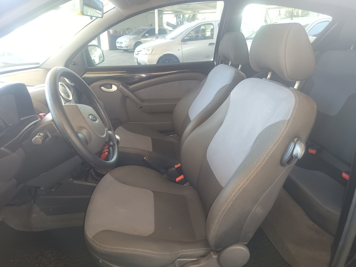 FORD - KA - 2012/2013 - Preta - R$ 29.900,00