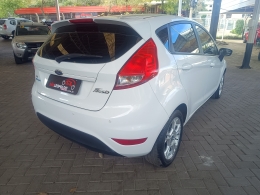 FORD - FIESTA - 2015/2015 - Branca - R$ 47.900,00