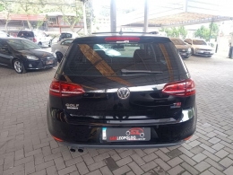 VOLKSWAGEN - GOLF - 2013/2014 - Preta - R$ 81.900,00