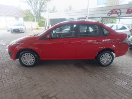 FORD - FIESTA - 2013/2014 - Vermelha - R$ 34.900,00